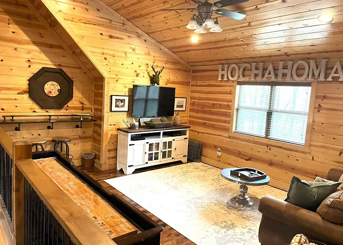 4Br/3Bth Family Cabin With A Hot Tub, Sleeps 14