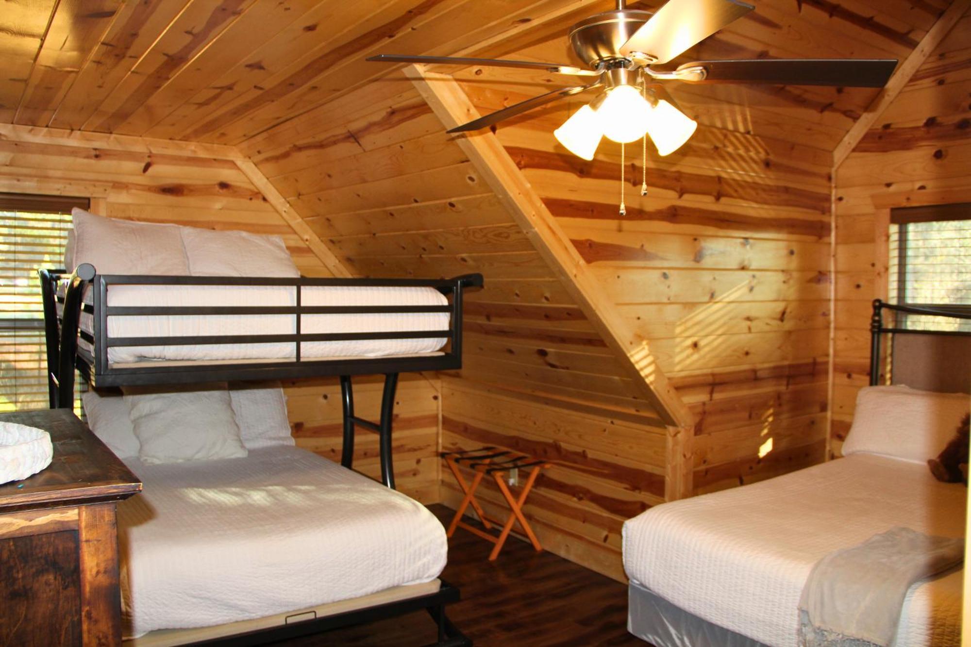 4br/3bth Family With A Hot Tub, Sleeps 14 * Broken Bow