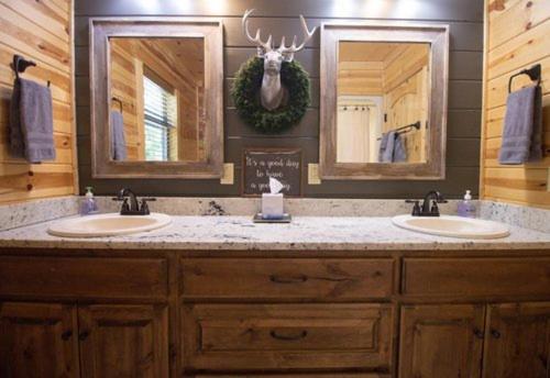 4br/3bth Family With A Hot Tub, Sleeps 14 Hébergement de vacances Broken Bow