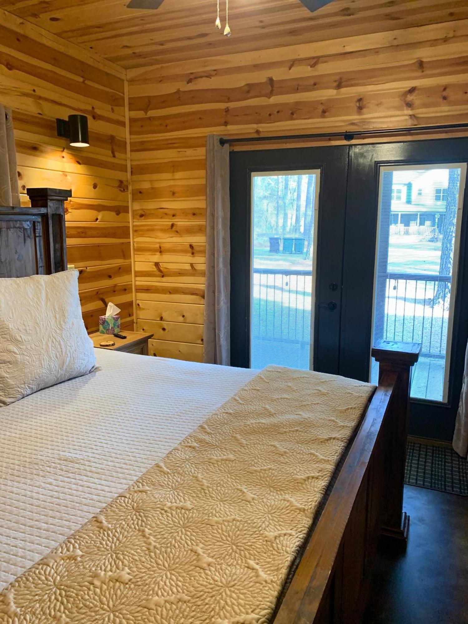 4br/3bth Family With A Hot Tub, Sleeps 14