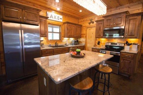Hébergement de vacances 4br/3bth Family With A Hot Tub, Sleeps 14