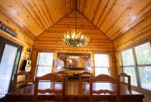 4br/3bth Family With A Hot Tub, Sleeps 14 Hébergement de vacances *